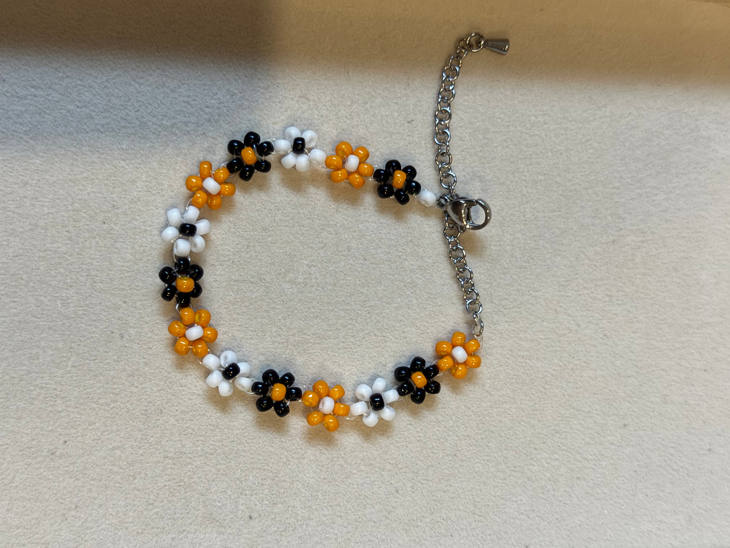 Ambre Daisy bracelet