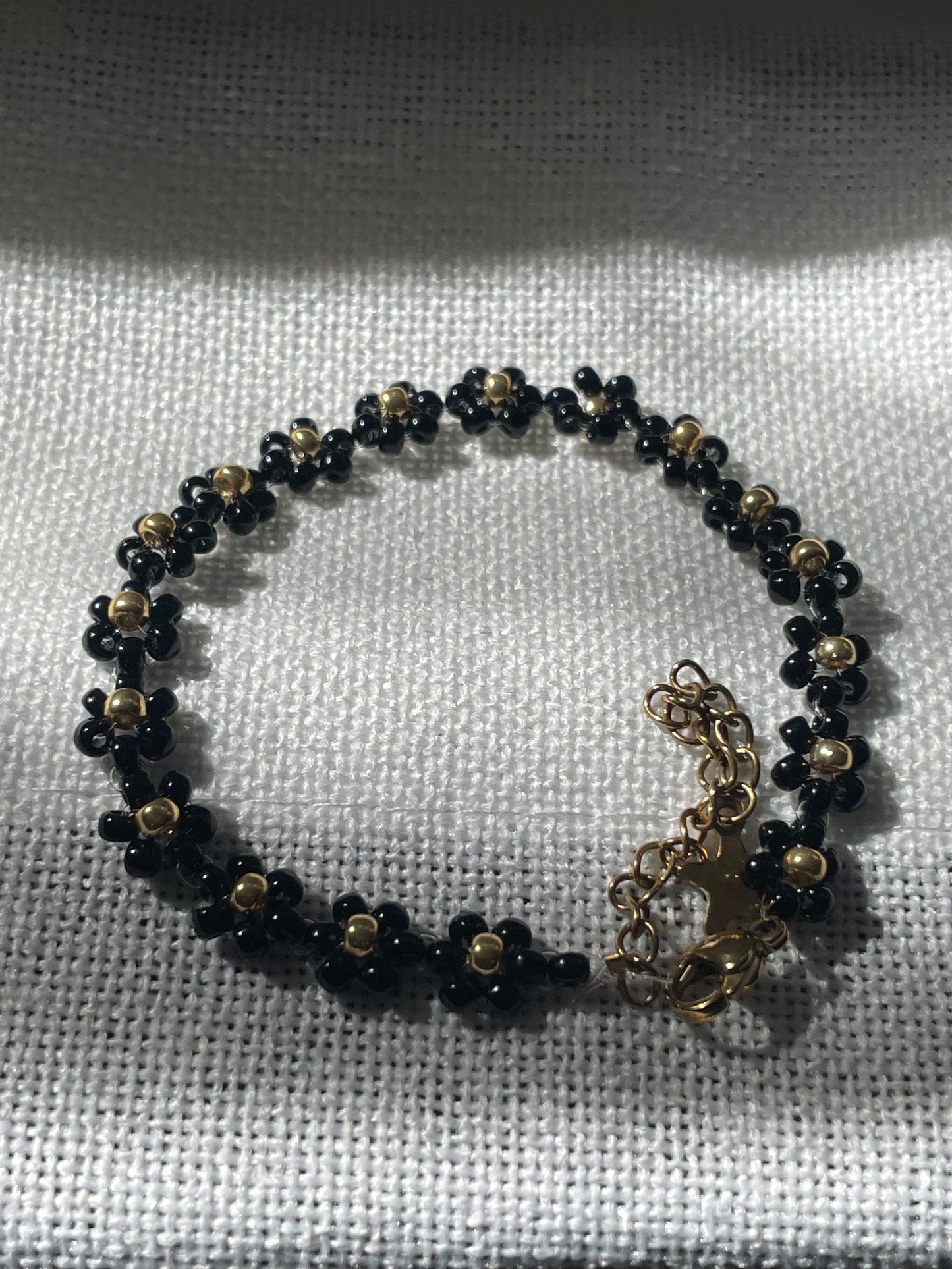 Black Daisy flowers bracelet