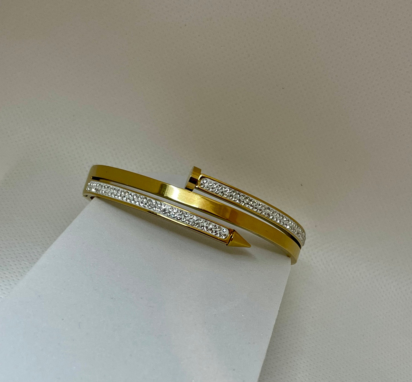 QUEEN | bangle stainless steel